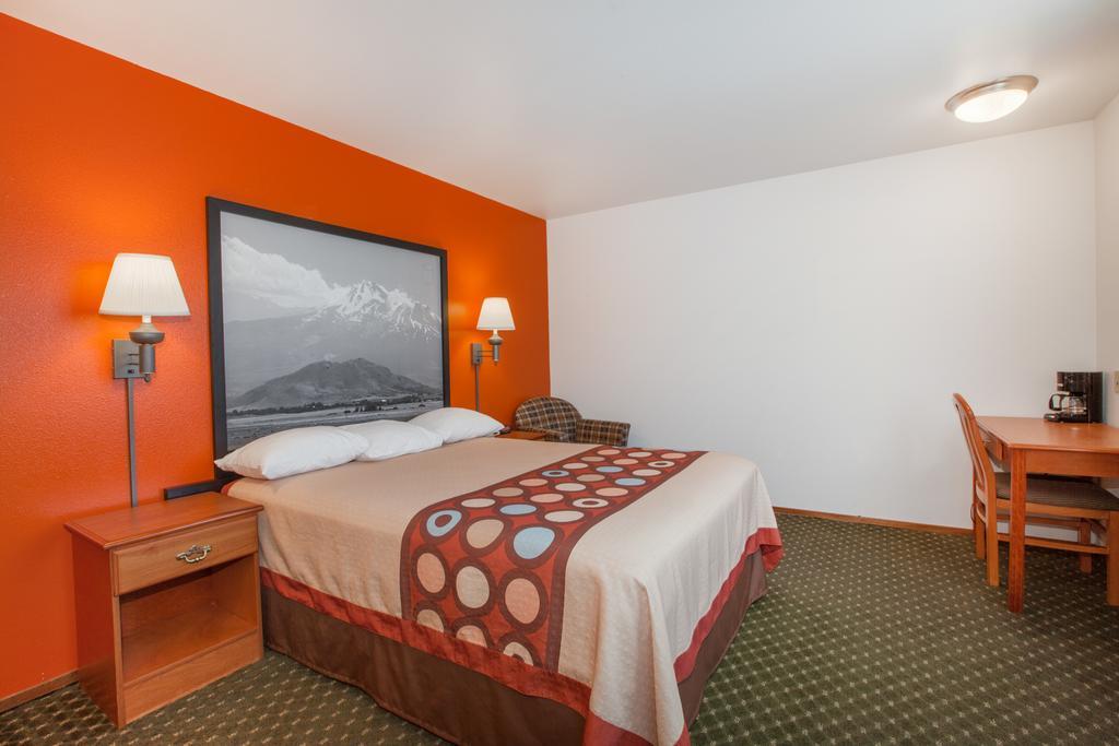 Super 8 By Wyndham Cloverdale Wine Country Εξωτερικό φωτογραφία
