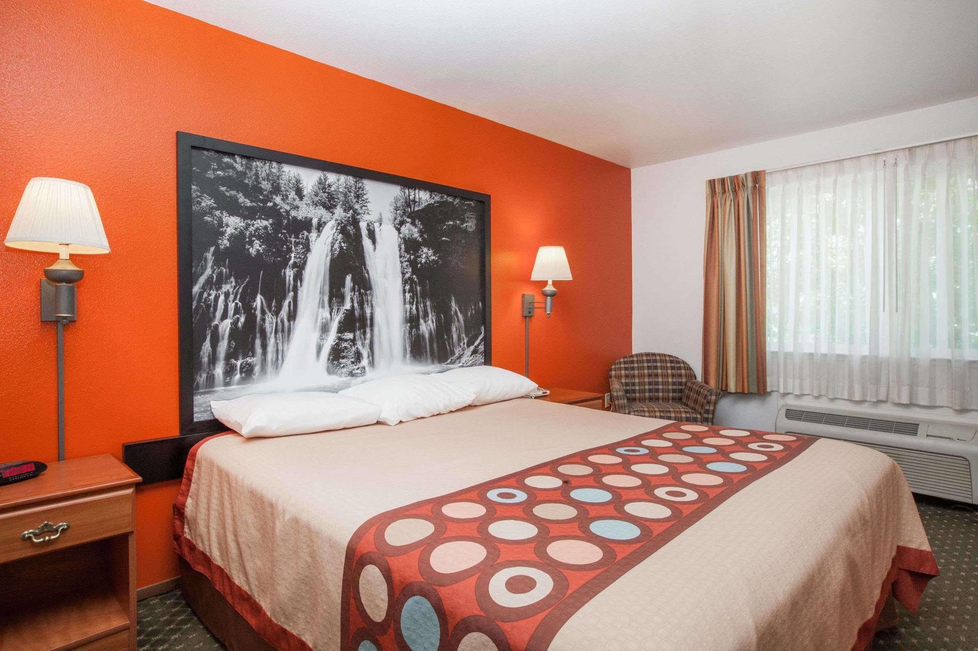 Super 8 By Wyndham Cloverdale Wine Country Εξωτερικό φωτογραφία