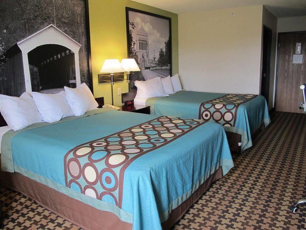 Super 8 By Wyndham Cloverdale Wine Country Εξωτερικό φωτογραφία