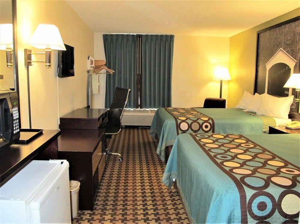 Super 8 By Wyndham Cloverdale Wine Country Εξωτερικό φωτογραφία