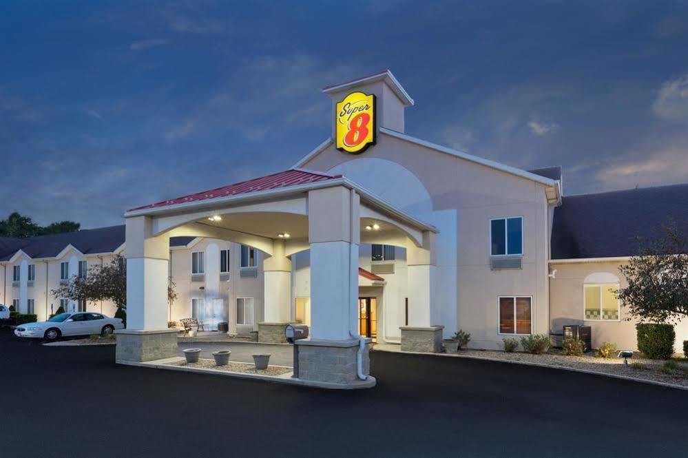 Super 8 By Wyndham Cloverdale Wine Country Εξωτερικό φωτογραφία